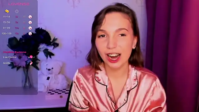 KindHazelHere_ webcam