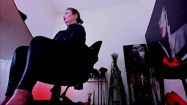 MistressDemisweet webcam stripchat model stream image