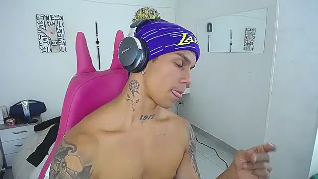 Leonard_Price webcam