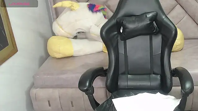 Kendra_rouse_v webcam stripchat model stream image