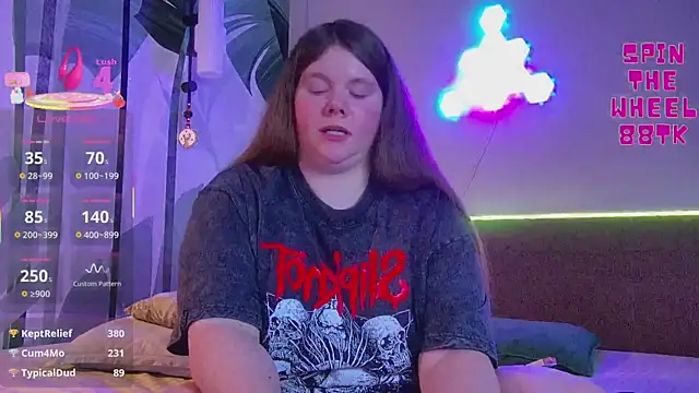 Webcam Model (RubyValen)  is live.Free join now!