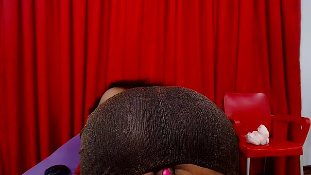 SexyBustyBoobs webcam