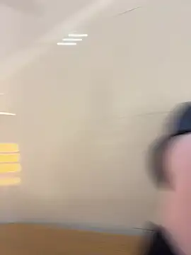 yimisun01 (F milf) - 户外超刺激……偷偷夹着小粉玩．．囯王完成✅上身真🈳3分钟祼体