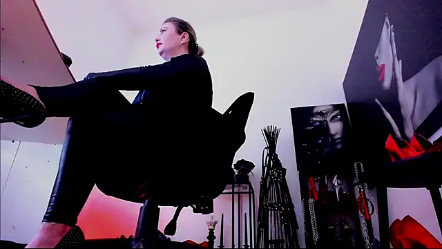 MistressDemisweet webcam