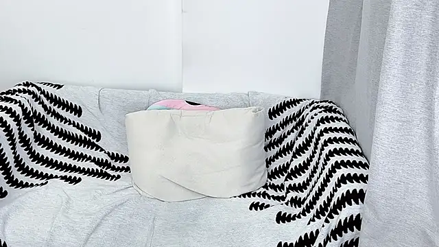 美女T-TeaR在线直播