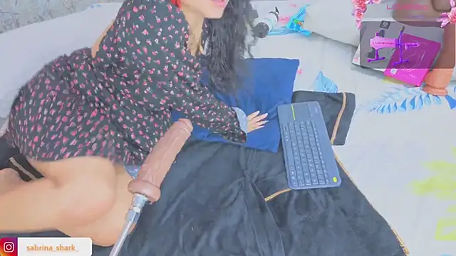 sabrina_shark_ webcam