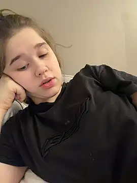 HornyGirlH Live Webcam on Stripchat