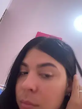 Webcam Model (Victoria_Shy)  is live.Free join now!