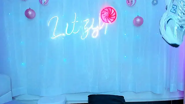 Litzy1_ webcam