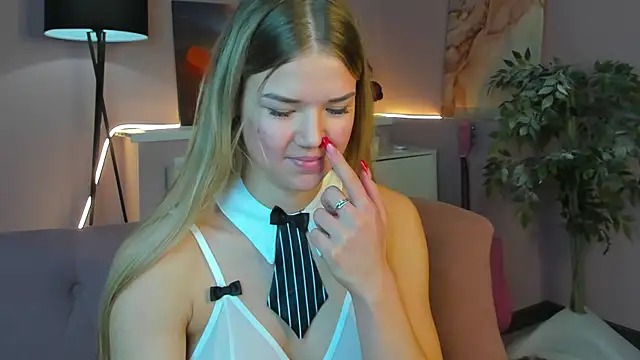 cherrylexi_ - CherryLexi_'s free webcam - UK Sex Cams