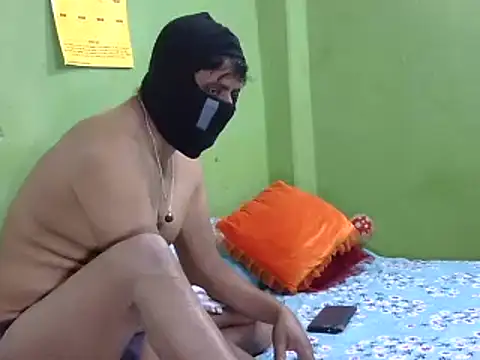 Webcam Model (Indian_Horny_Wife)  is live.Free join now!