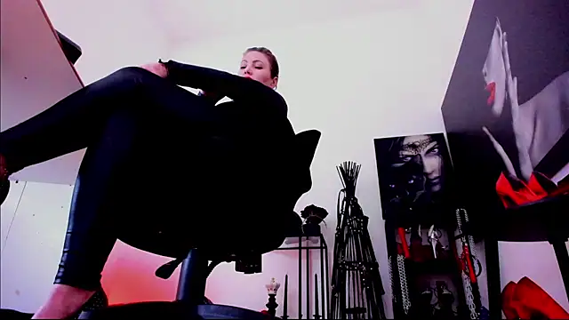 MistressDemisweet webcam