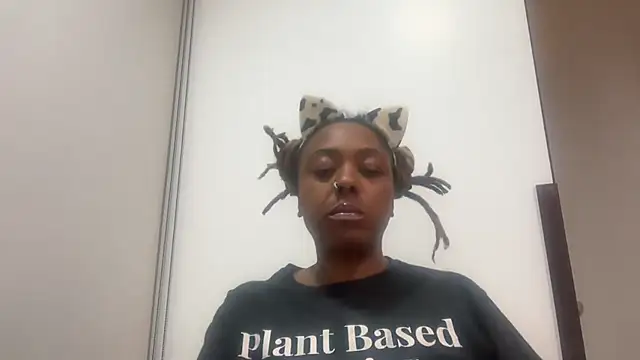 ChocolateCakeQueen webcam