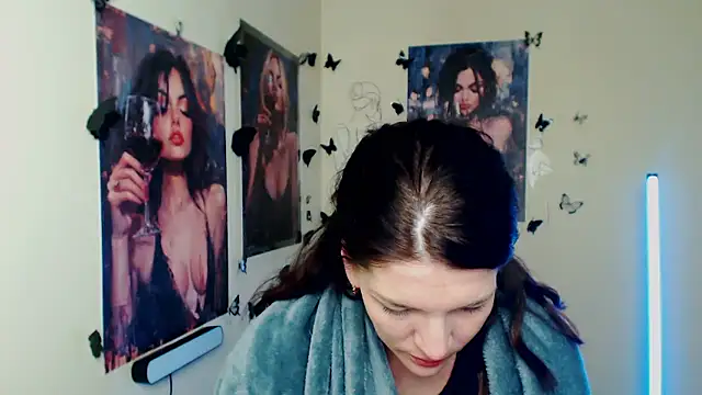 vanessarey_ (F young) - show bra