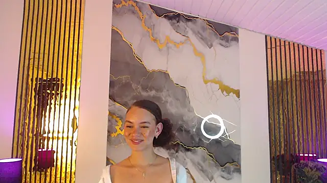 MiticaBrennet_ webcam