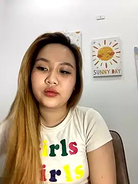 Almira6868 webcam