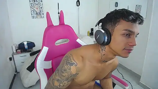 Leonard_Price webcam