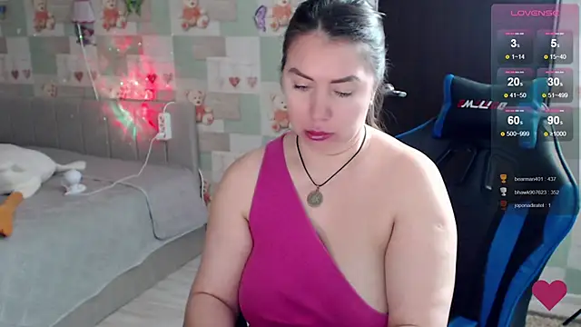 korolek12 (F milf) - 2 fingers in the pussy