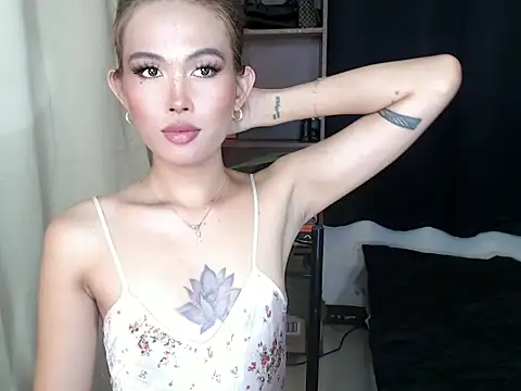 Lara_Salvatore webcam