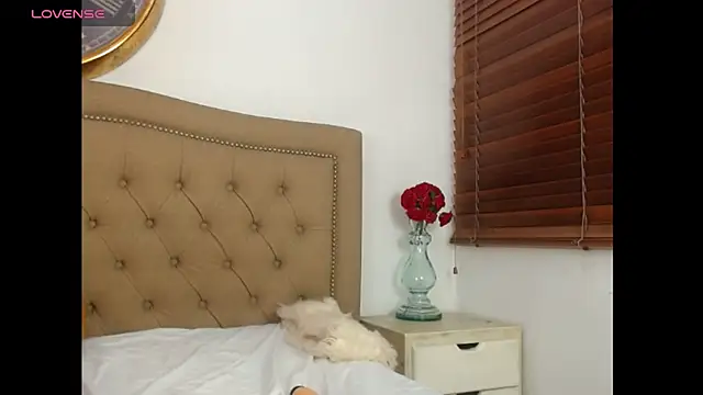 Adara_Ferrara webcam