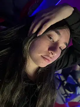 Webcam Model (Sophie_LS)  is live.Free join now!