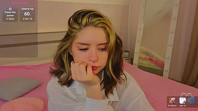 _Amelia_Shine_ webcam