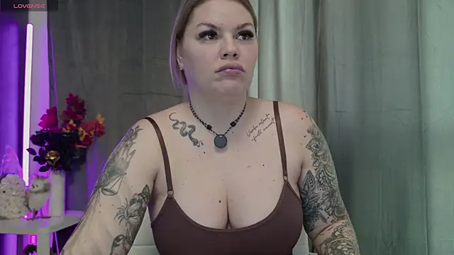 Issa_Jo webcam stripchat model stream image