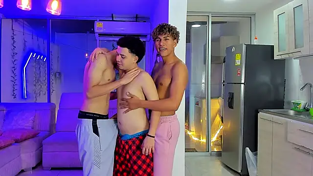 Houseofwarrios webcam