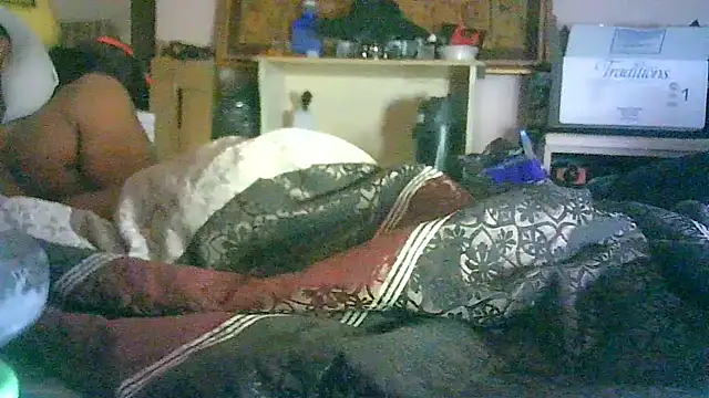 ON3YOULLN3VER_FIR3 webcam