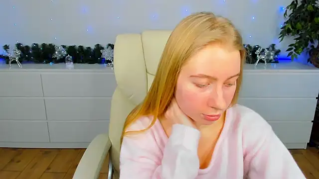 Alina_Blonde webcam