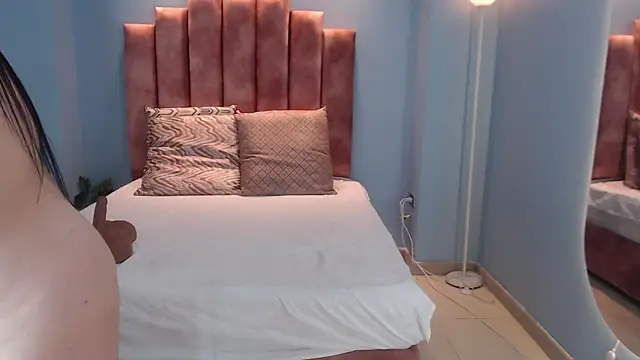 Violetta_rainbow webcam