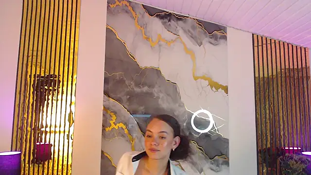 MiticaBrennet_ webcam