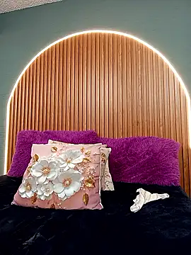 Webcam Model (NayeCloud)  is live.Free join now!