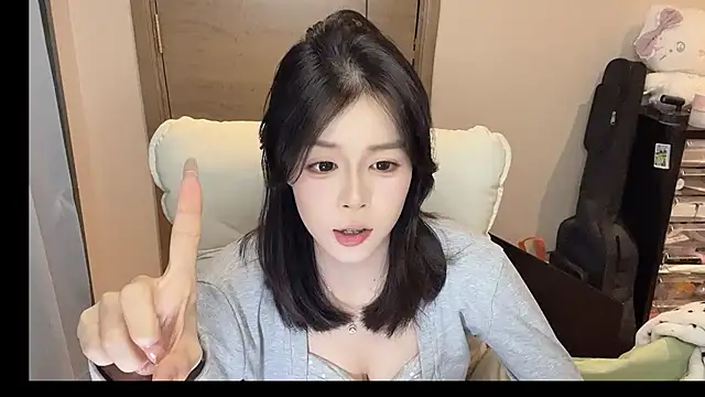 Koi-00 webcam stripchat model stream image