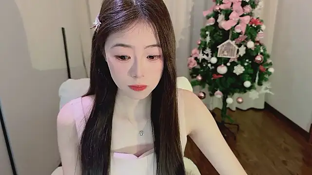 Onecutelittle webcam stripchat model stream image