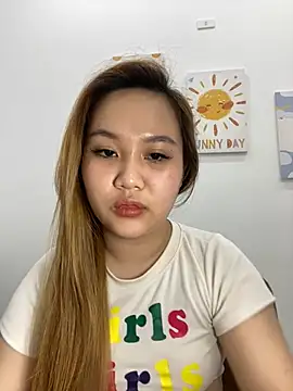 Almira6868 webcam