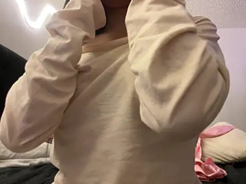 DesireLuxe's live cam