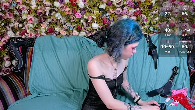 NoelleGothicShadow webcam