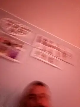 hugecock_2024 webcam