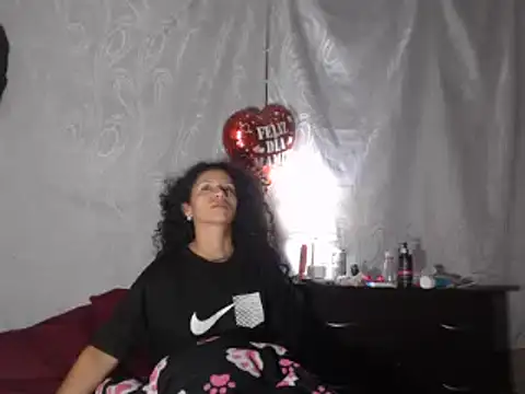 CataleyaRosee webcam