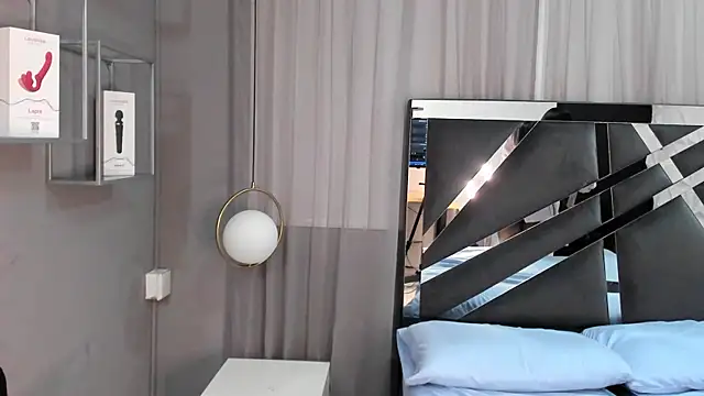 tinaqueen_noa webcam