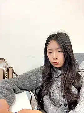 美女Qrooo在线直播