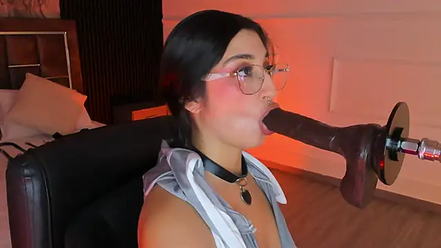 gabrielakassi (F young) - Saliva play on mouth and fingers