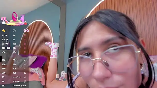 NayeCloud webcam stripchat model stream image