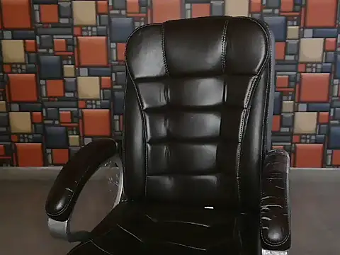 yanshi55 (F young) - oil on boobs 🤩🤩🫦🫦