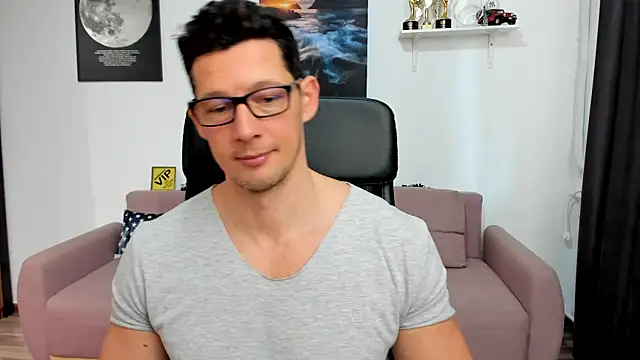 brutusk08 - BrutusK08's free webcam - UK Sex Cams