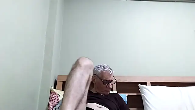 BIGUNCUTHARDCOCK webcam