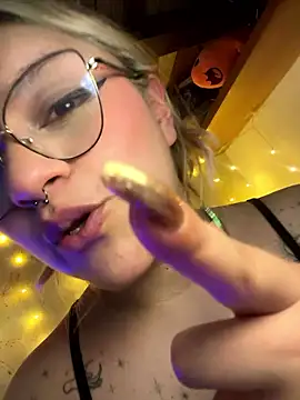 Sophia_Weest99 webcam