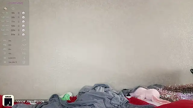 NoMoreCIothes webcam