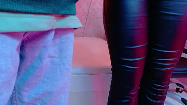 CharlotteandTaylorr webcam